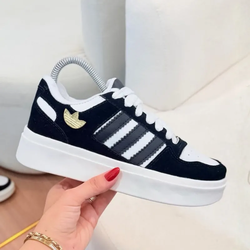Foto de Adidas Fórum Bonega