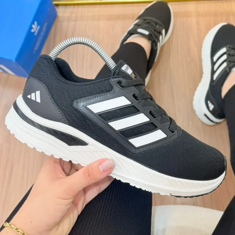 Foto de Adidas Advance