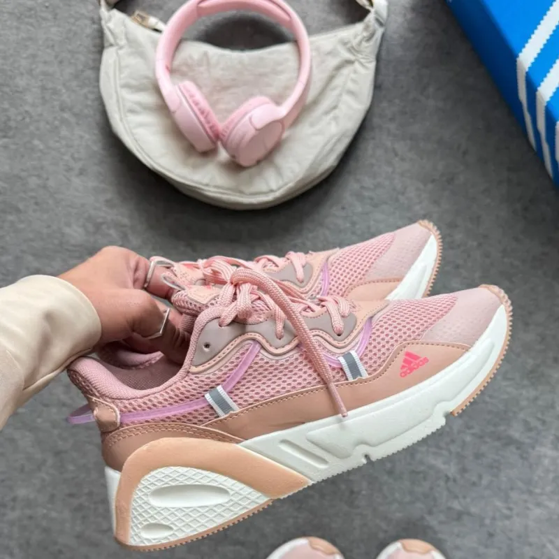 Foto de Adidas LxCon