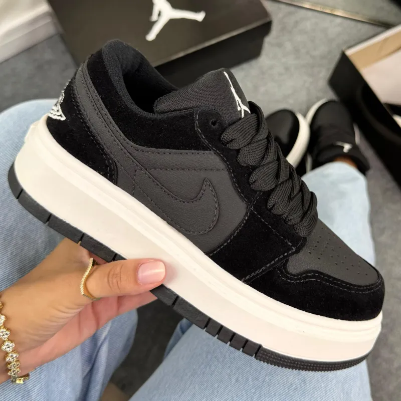Foto de  Jordan Elevate Low