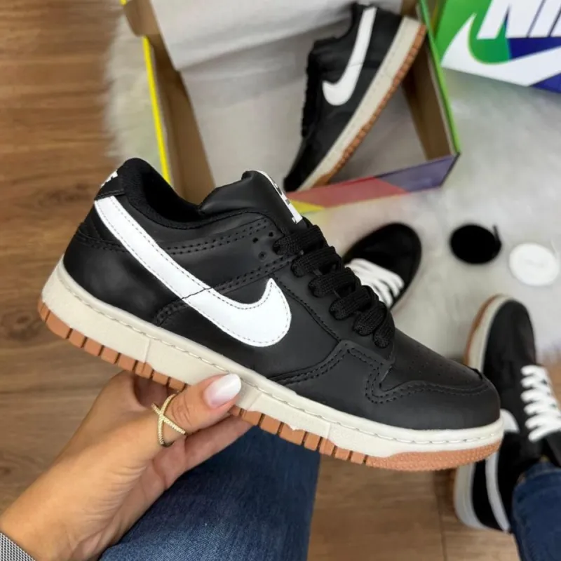 Foto de Nike Dunk Couro