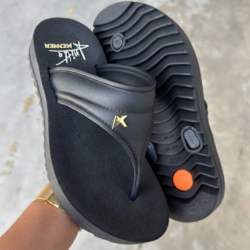 Foto de Chinelo Kenner Anitta Kyra