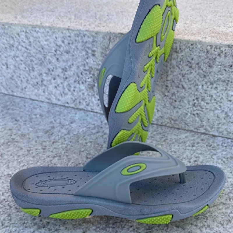 Foto de Chinelo Oakley Titan