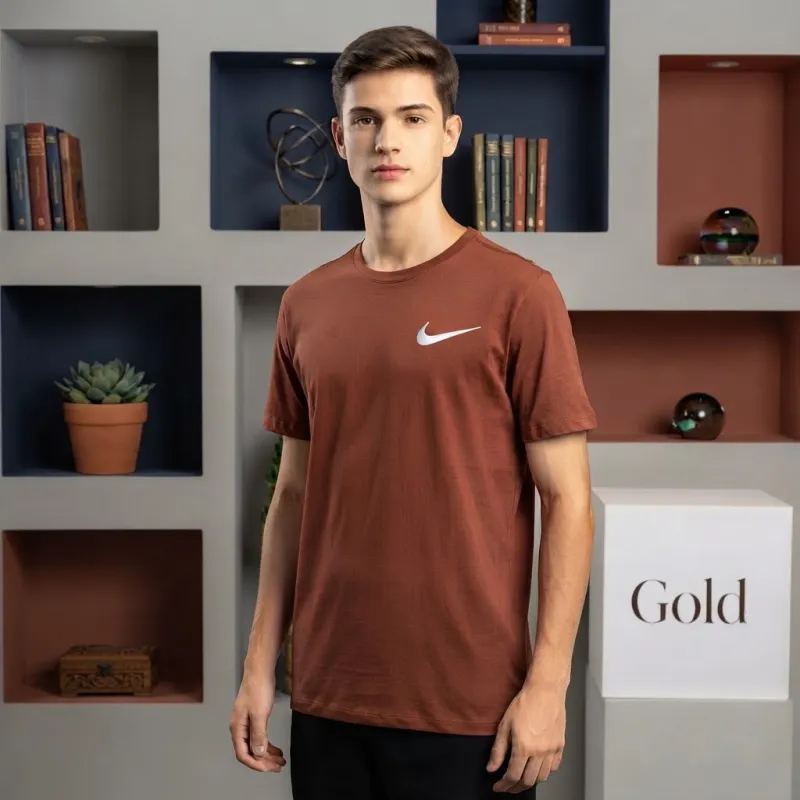 Foto de Camiseta Gold Nike 02